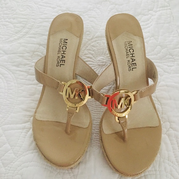 🌺MAKE AN OFFER! Michael Kors wedges 6m. Like new - Picture 1 of 3